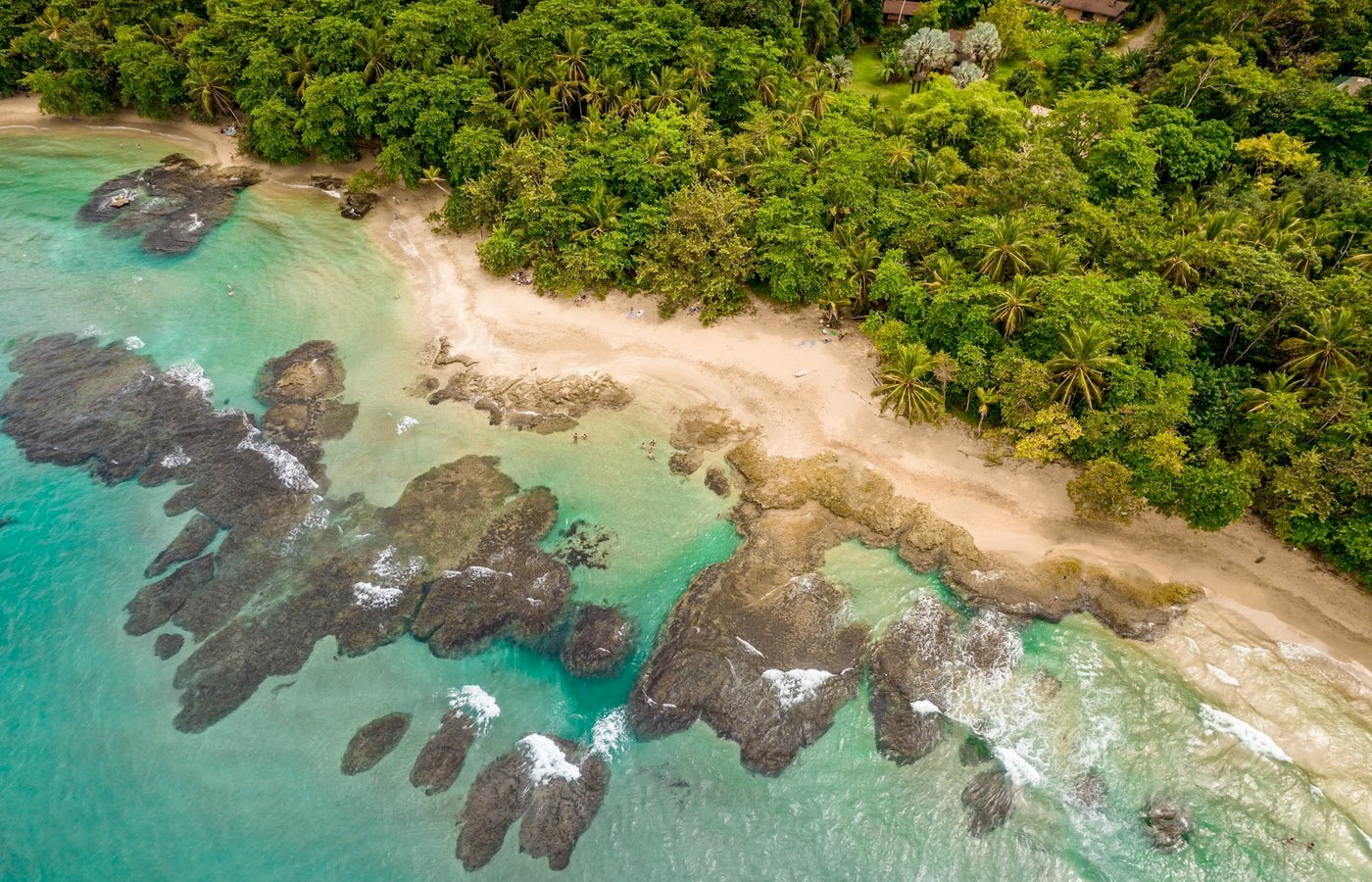 https://puertoviejo.info/wp-content/uploads/2024/11/playa-chiquita-costa-rica.jpg
